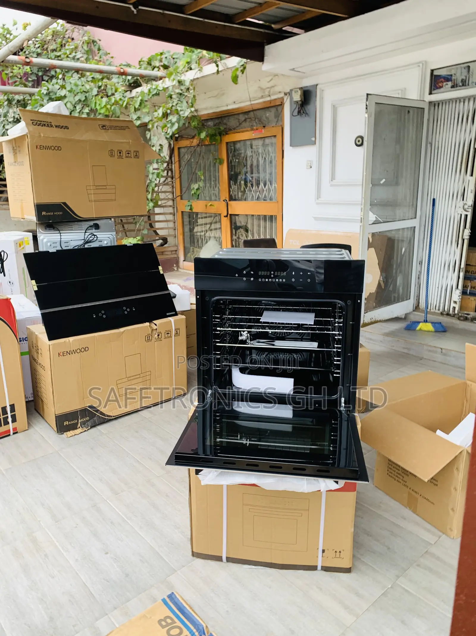 Grab Elegant ## Inbuilt Kenwood Black Electric Oven