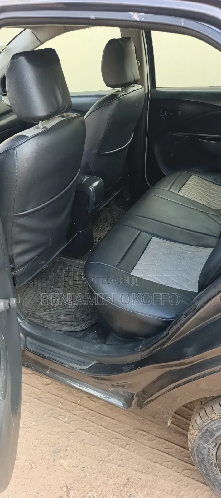 Toyota Yaris 2010 Gray