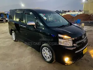 Toyota Voxy X 2WD 8-Seater 2011 Black