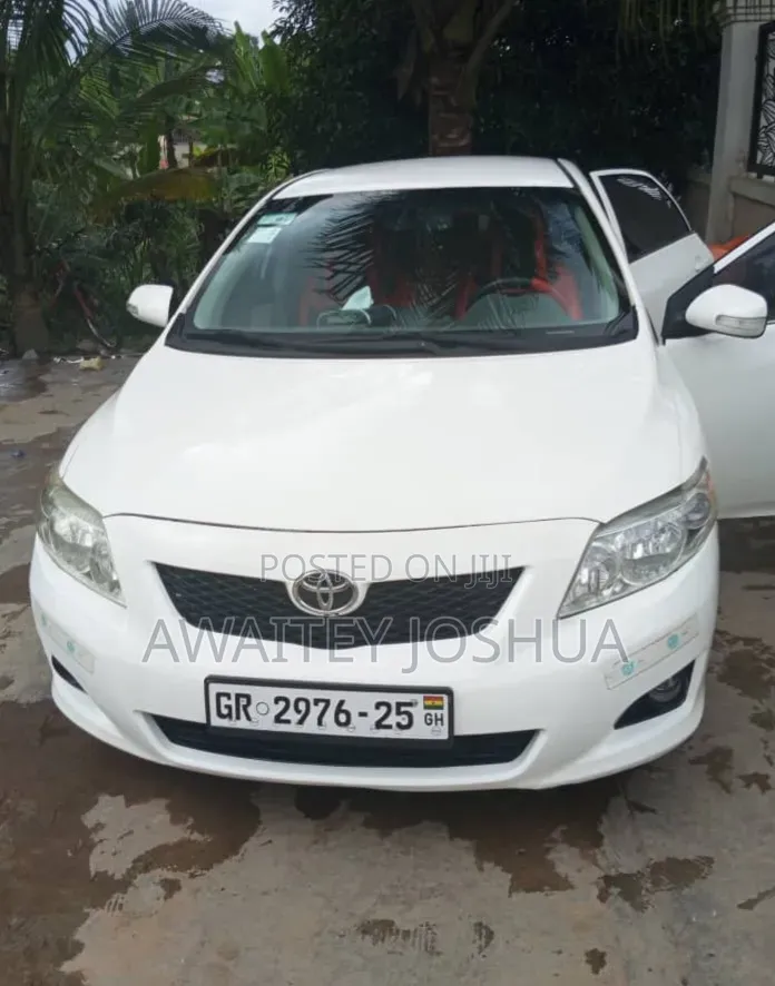 Toyota Corolla 2010 White