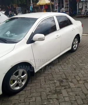Toyota Corolla 2010 White