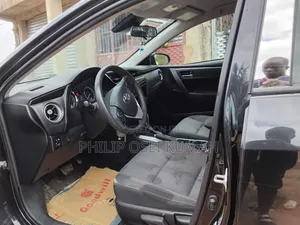 Toyota Corolla LE Eco (1.8L 4cyl 2A) 2018 Black