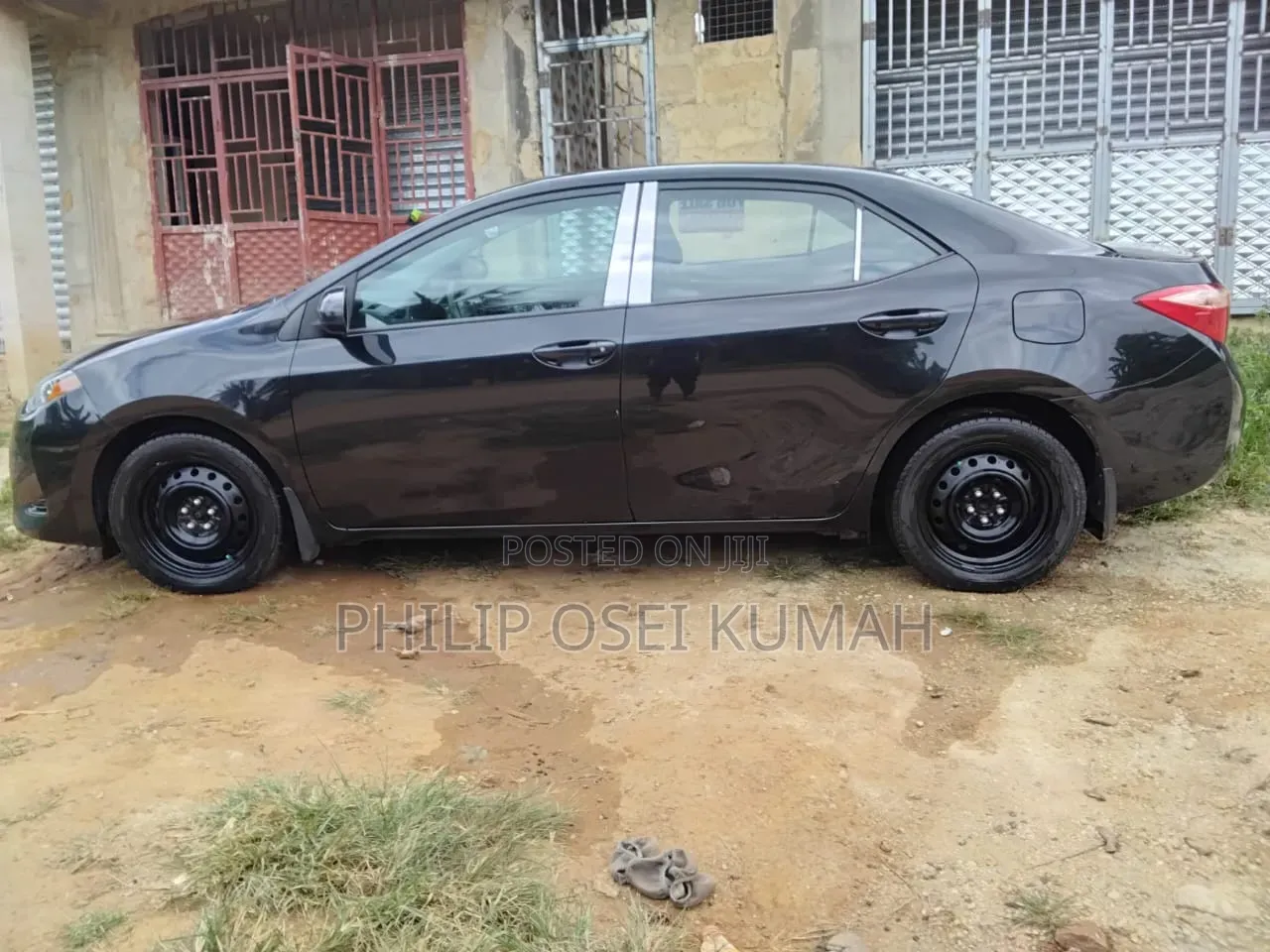 Toyota Corolla LE Eco (1.8L 4cyl 2A) 2018 Black