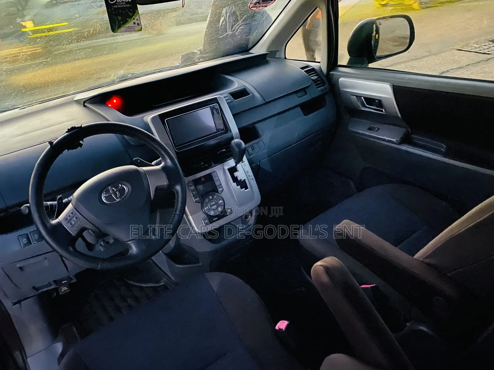 Toyota Voxy X 2WD 8-Seater 2011 Black
