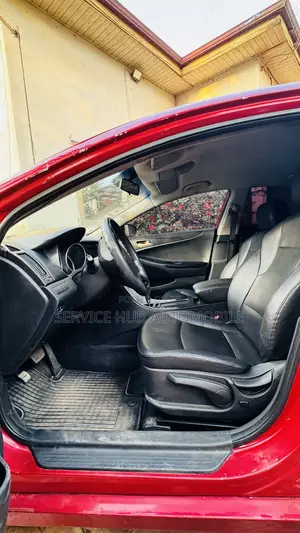 Hyundai Sonata SE 2.0T Sedan FWD (2.0L 4cyl 6A) 2013 Red