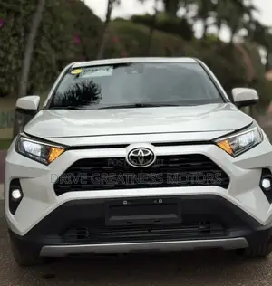 Toyota RAV4 XLE AWD 2023 White