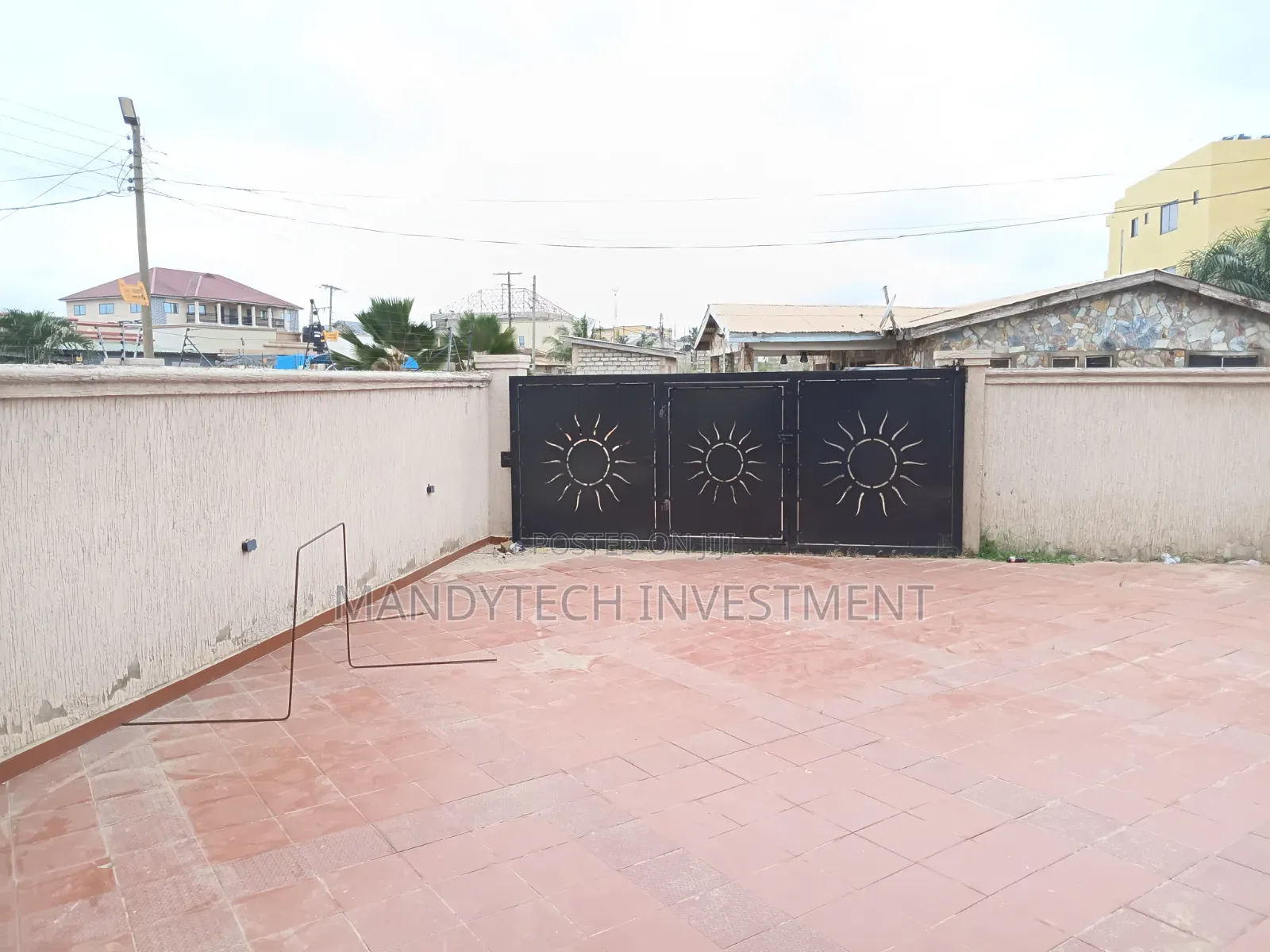 4bdrm Mansion in Lake Side Estate for sale