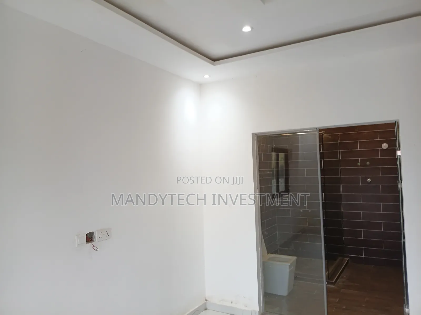 4bdrm Mansion in Lake Side Estate for sale