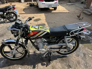 New Royal RY125 2026 Black