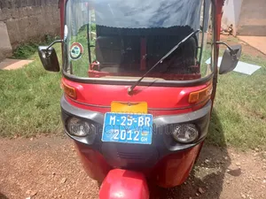 Bajaj RE 2024 Red