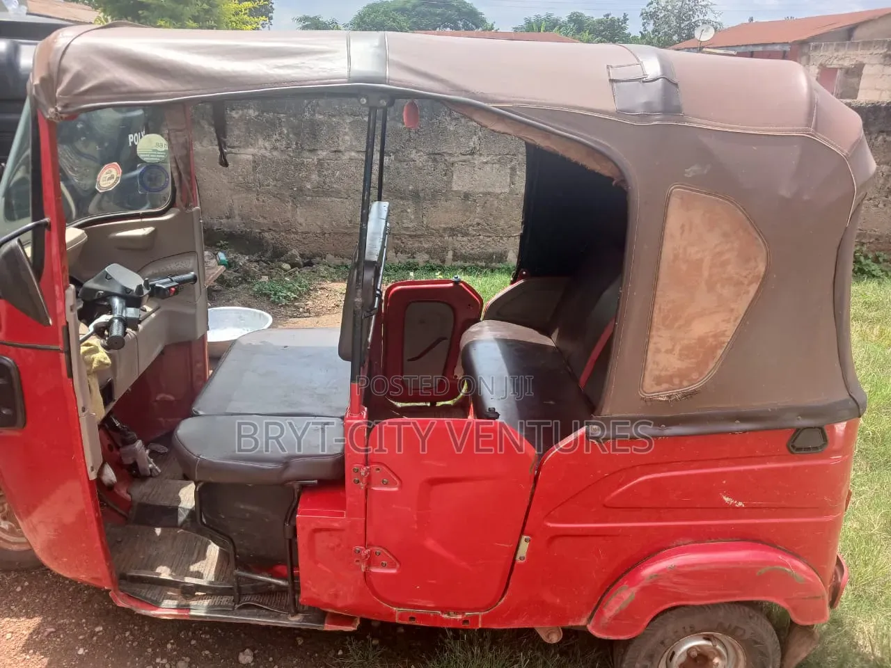 Bajaj RE 2024 Red