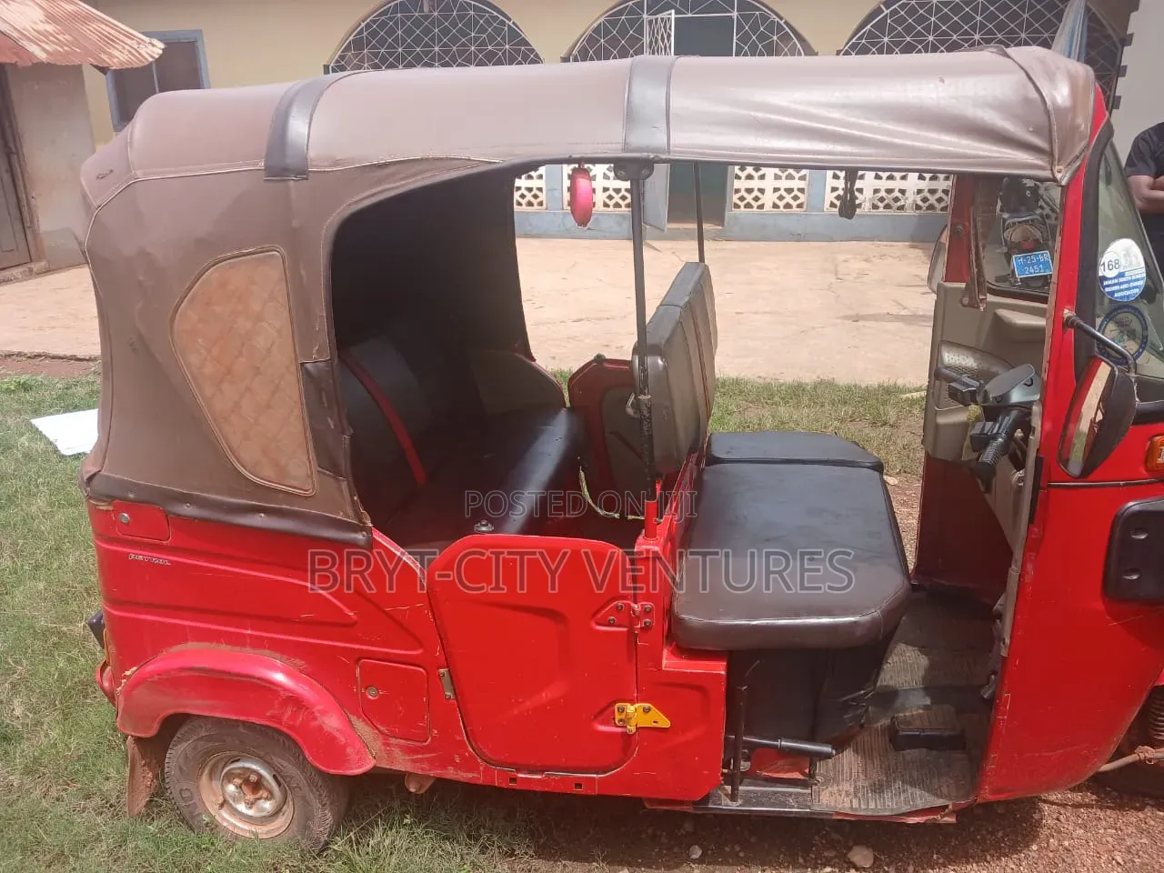 Bajaj RE 2024 Red