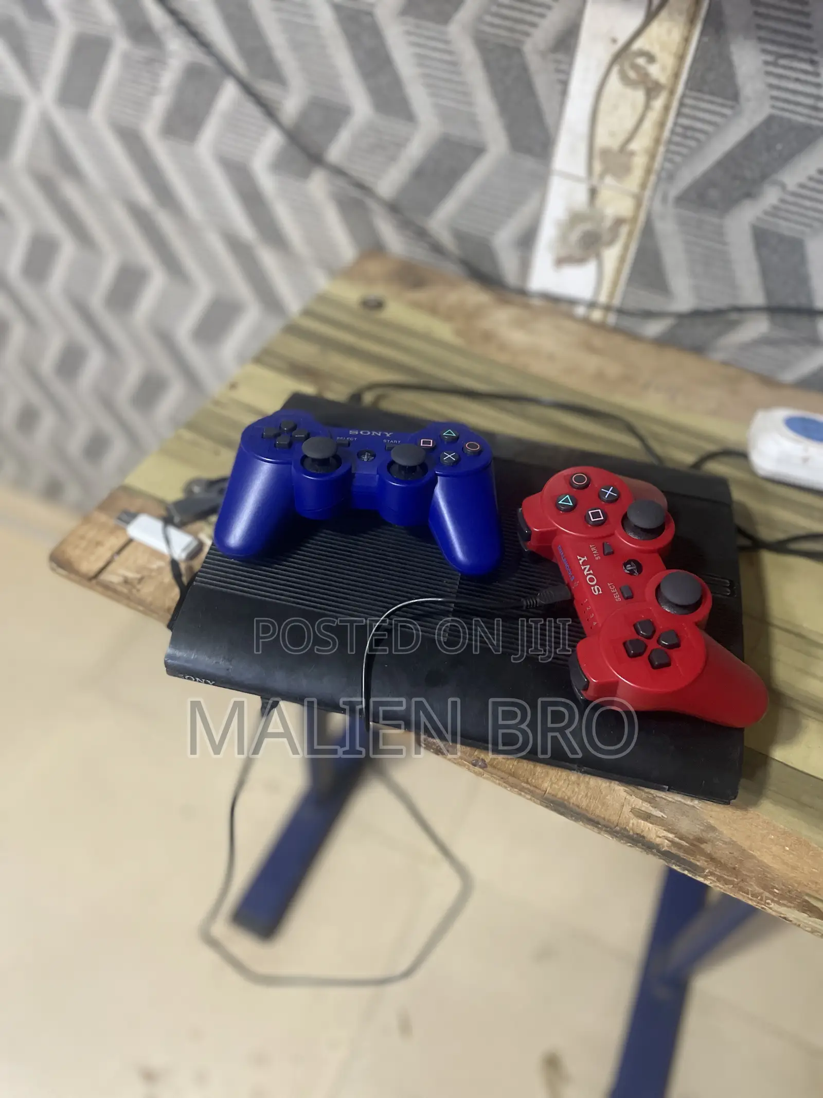Fully Jailbroken Ps3 With 2 Controllers