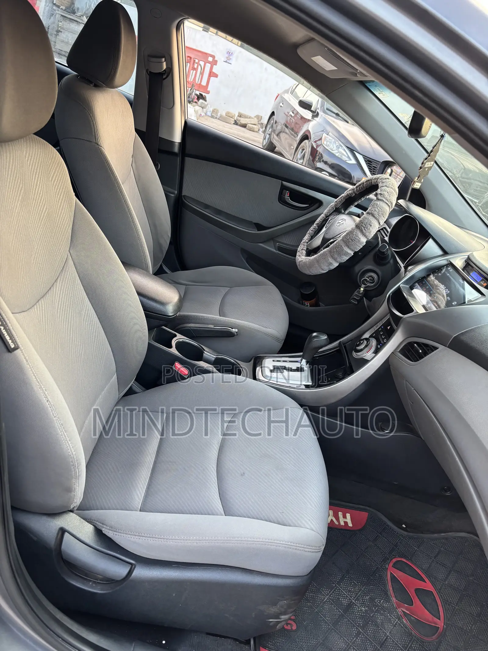 Hyundai Elantra SE Coupe FWD (1.8L 4cyl 6A) 2013 Gray