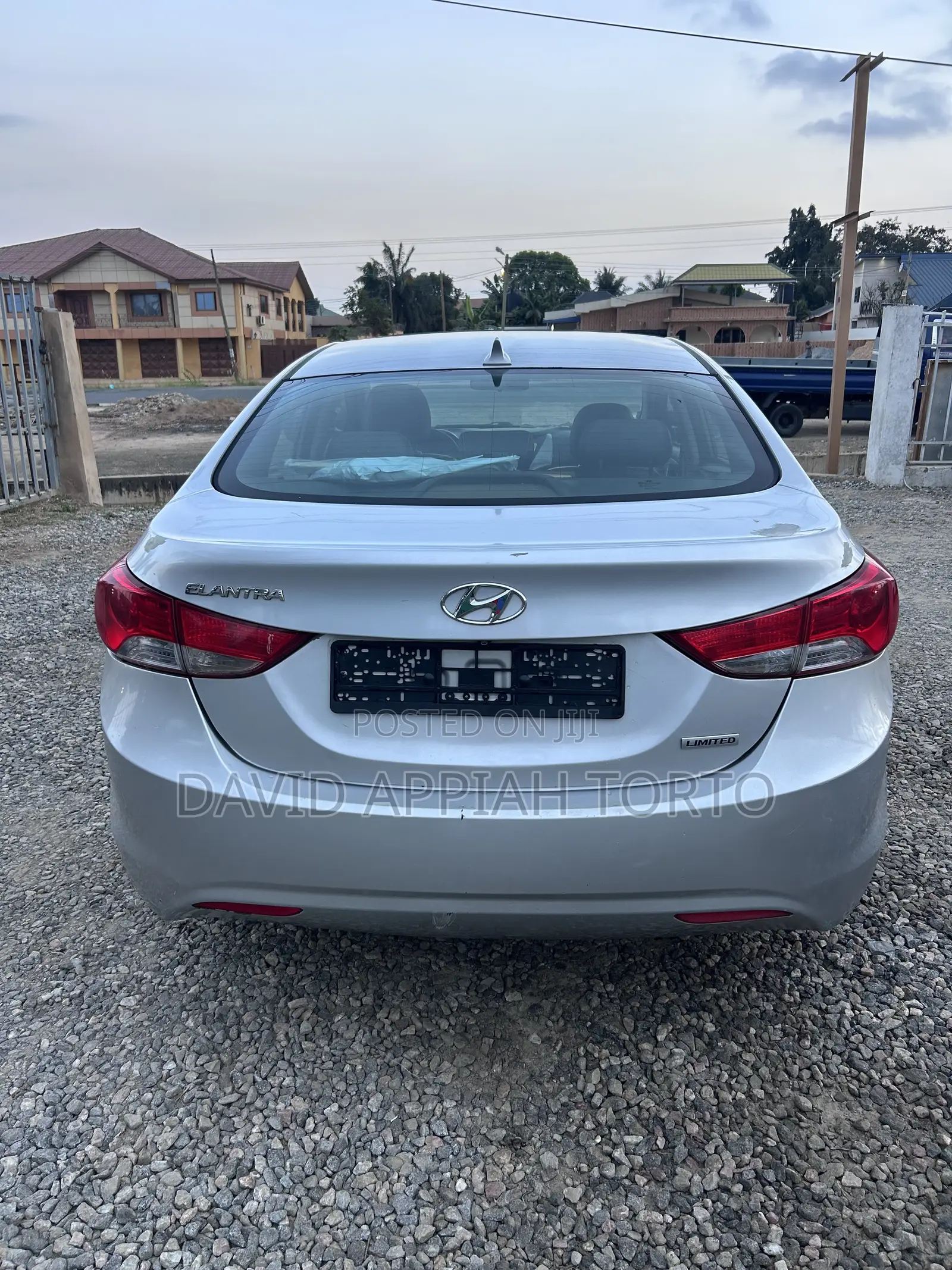 Hyundai Elantra Limited Sedan FWD (1.8L 4cyl 6A) 2013 Silver
