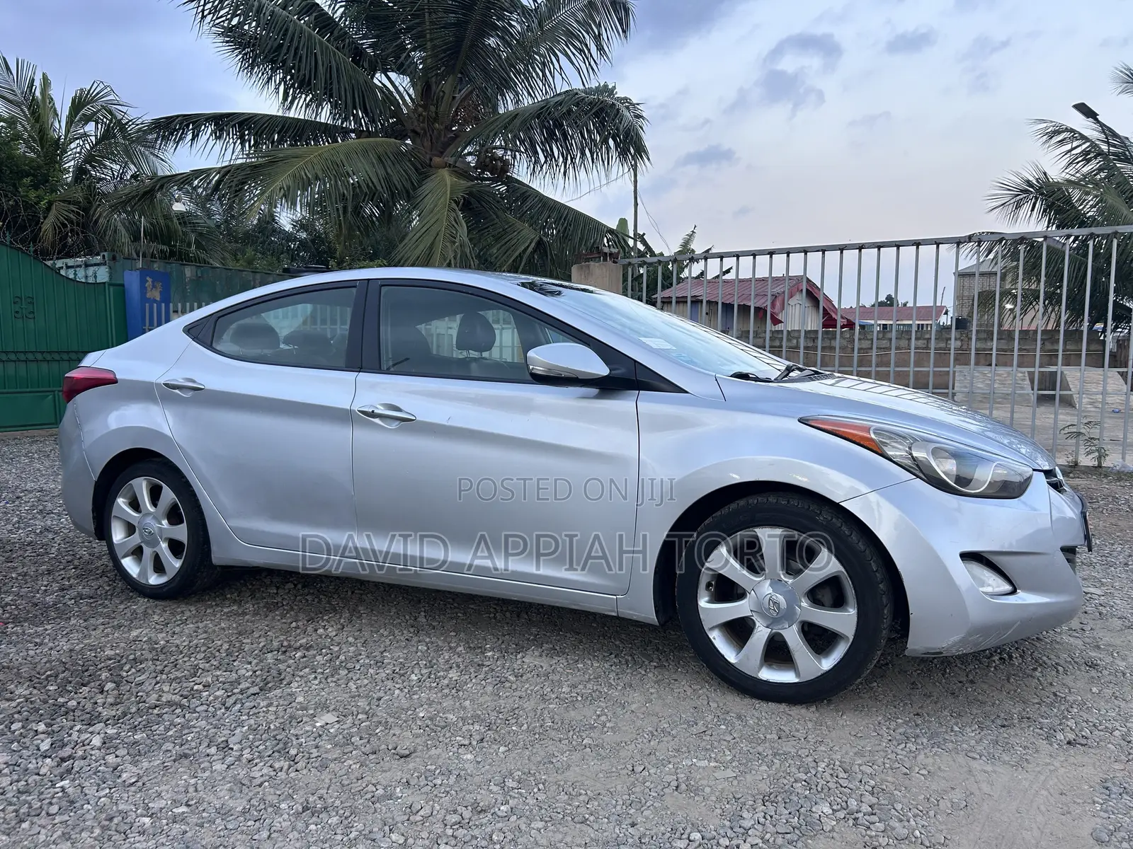 Hyundai Elantra Limited Sedan FWD (1.8L 4cyl 6A) 2013 Silver