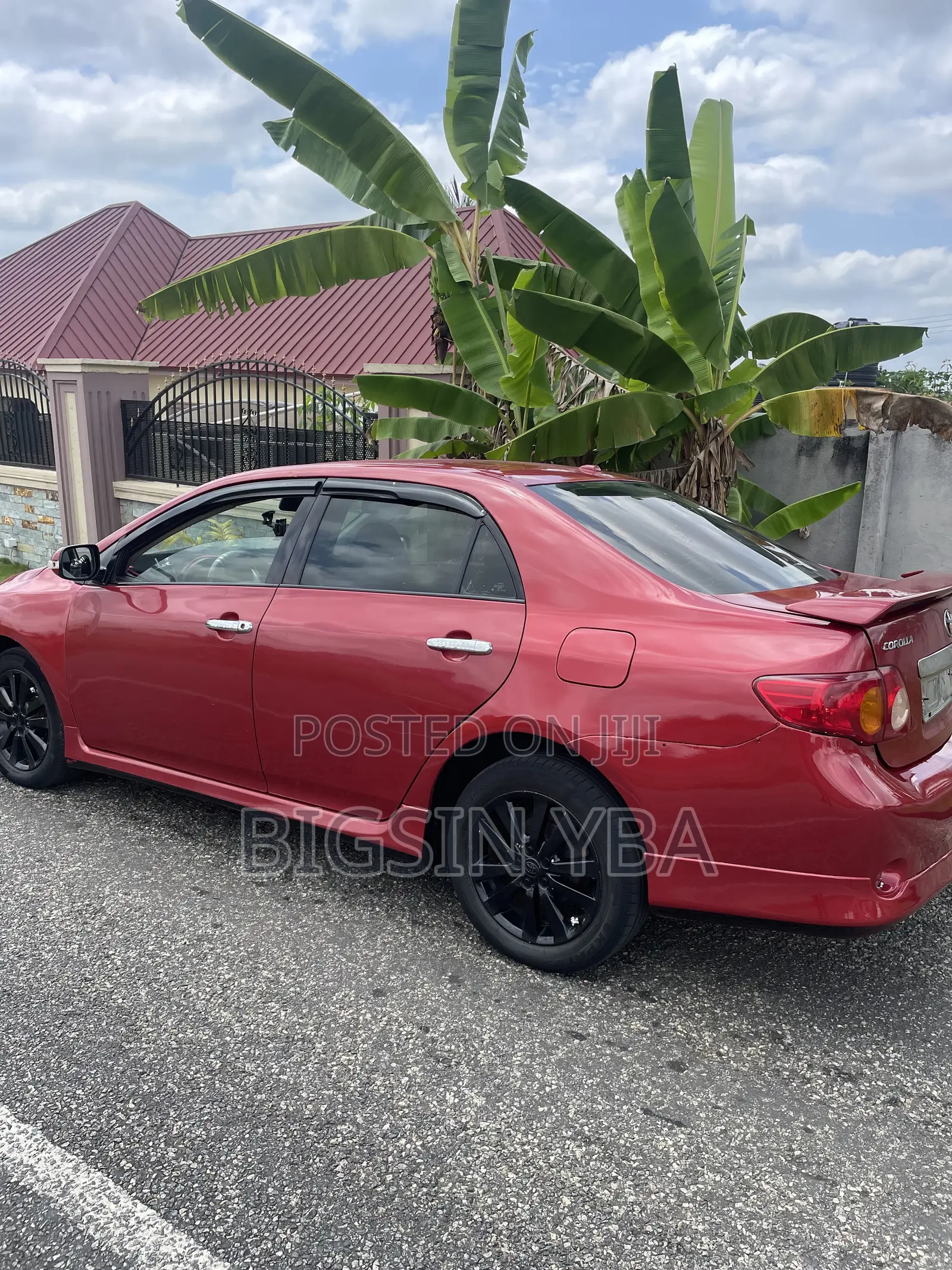 Toyota Corolla Base 4dr Sedan (1.8L 4cyl 5M) 2010 Red