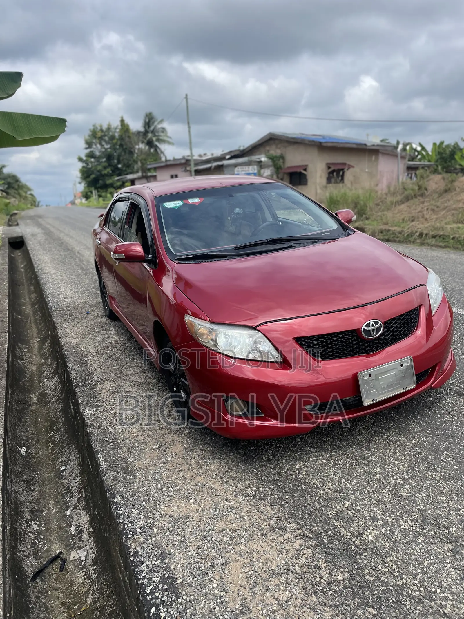 Toyota Corolla Base 4dr Sedan (1.8L 4cyl 5M) 2010 Red