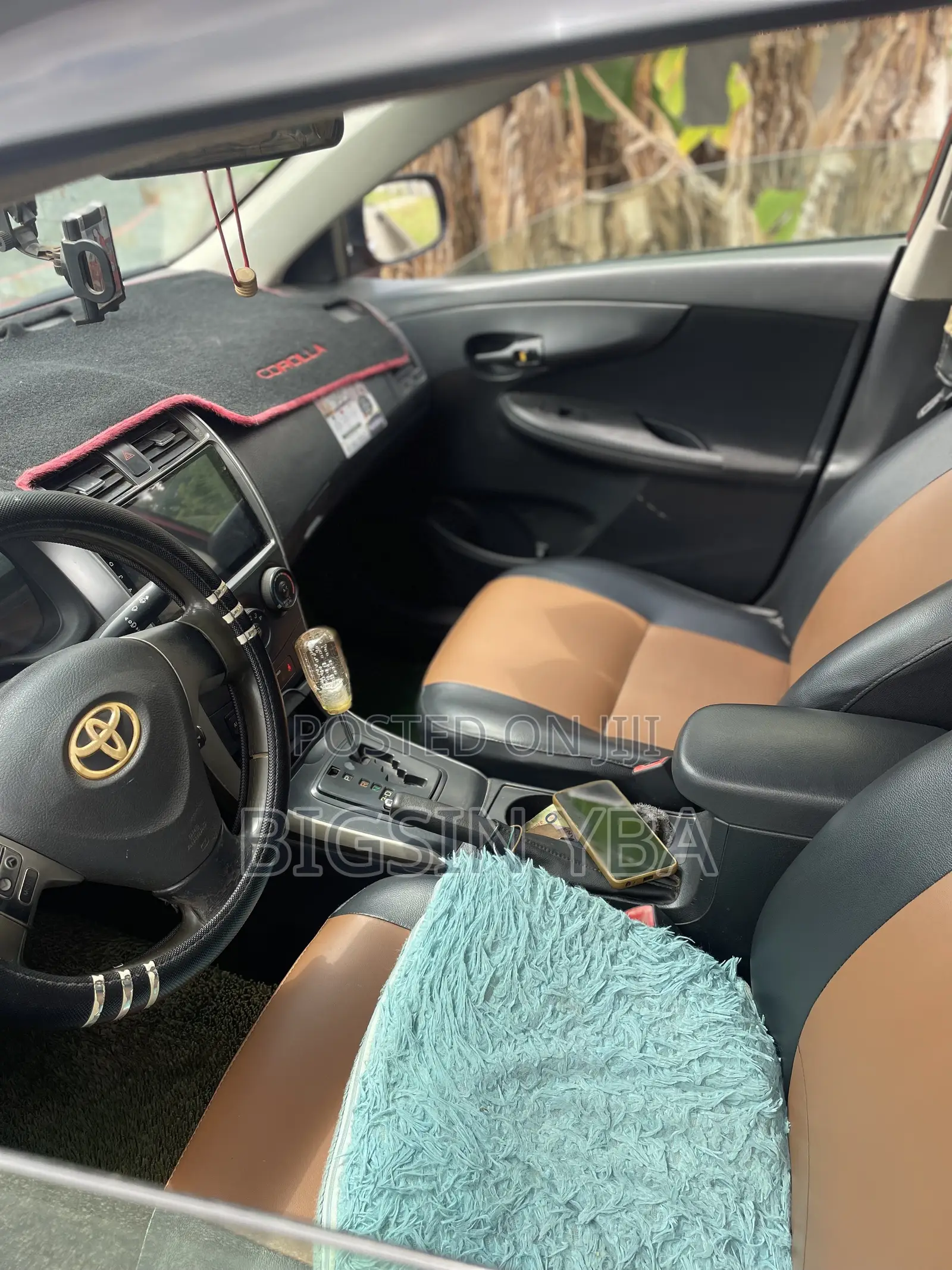 Toyota Corolla Base 4dr Sedan (1.8L 4cyl 5M) 2010 Red