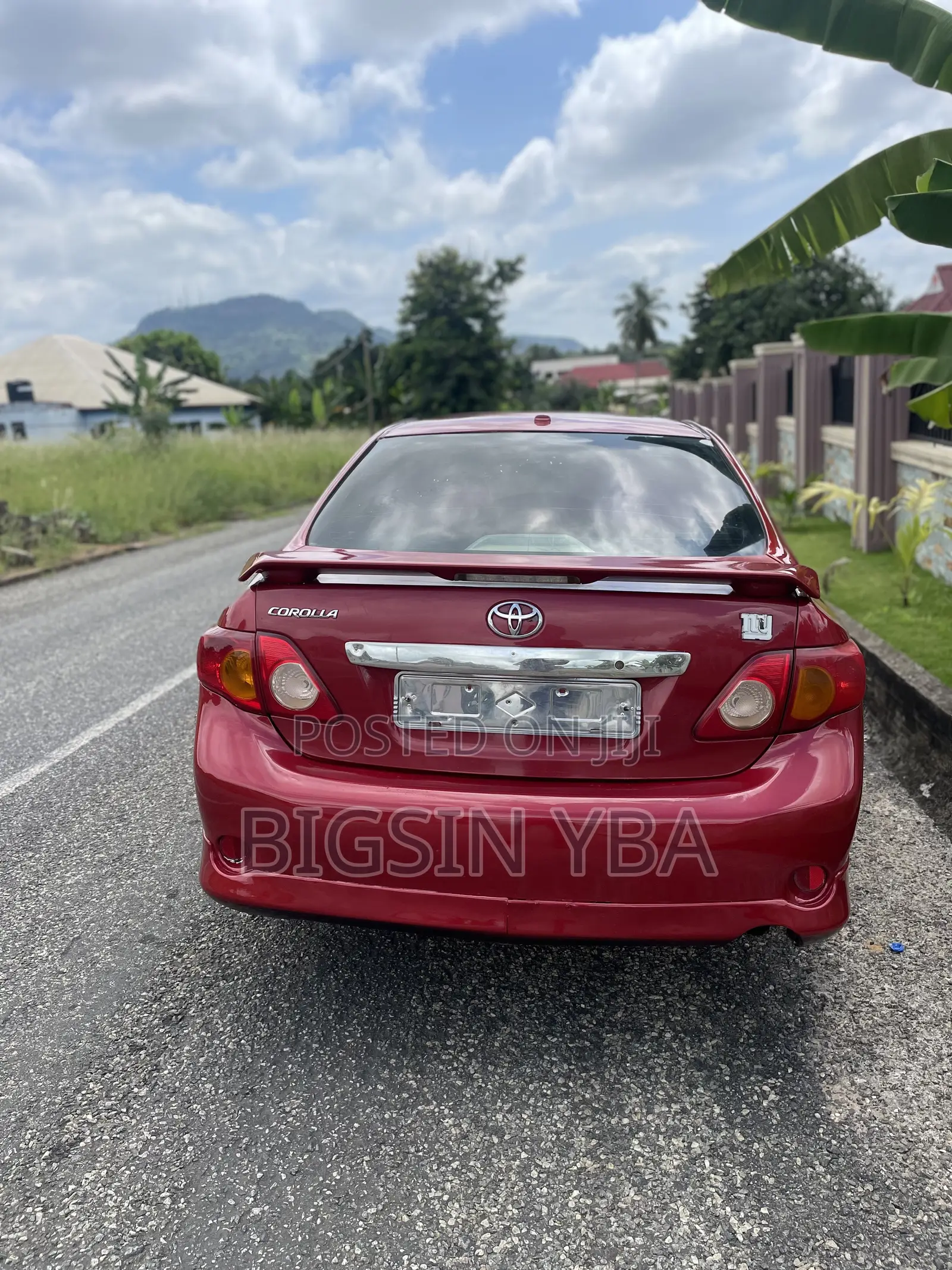 Toyota Corolla Base 4dr Sedan (1.8L 4cyl 5M) 2010 Red