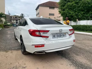 Honda Accord 2018 White