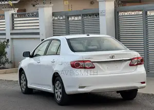 Toyota Corolla LE 4dr Sedan (1.8L 4cyl 4A) 2011 White