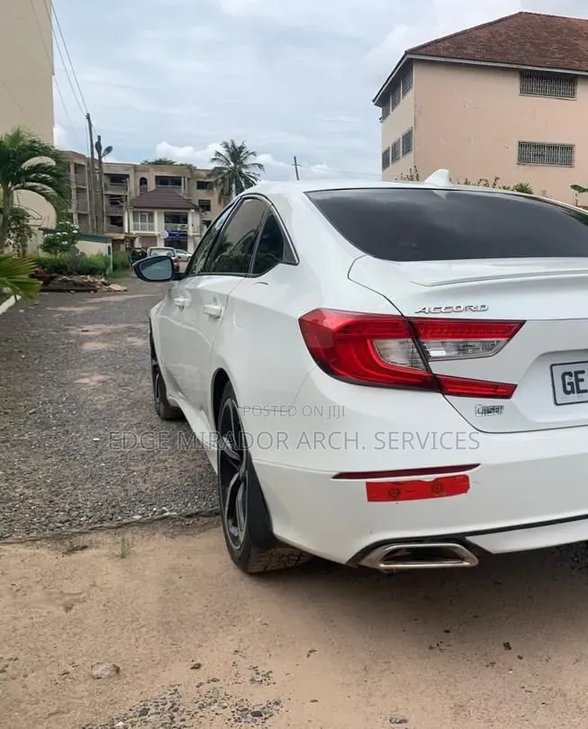 Honda Accord 2018 White