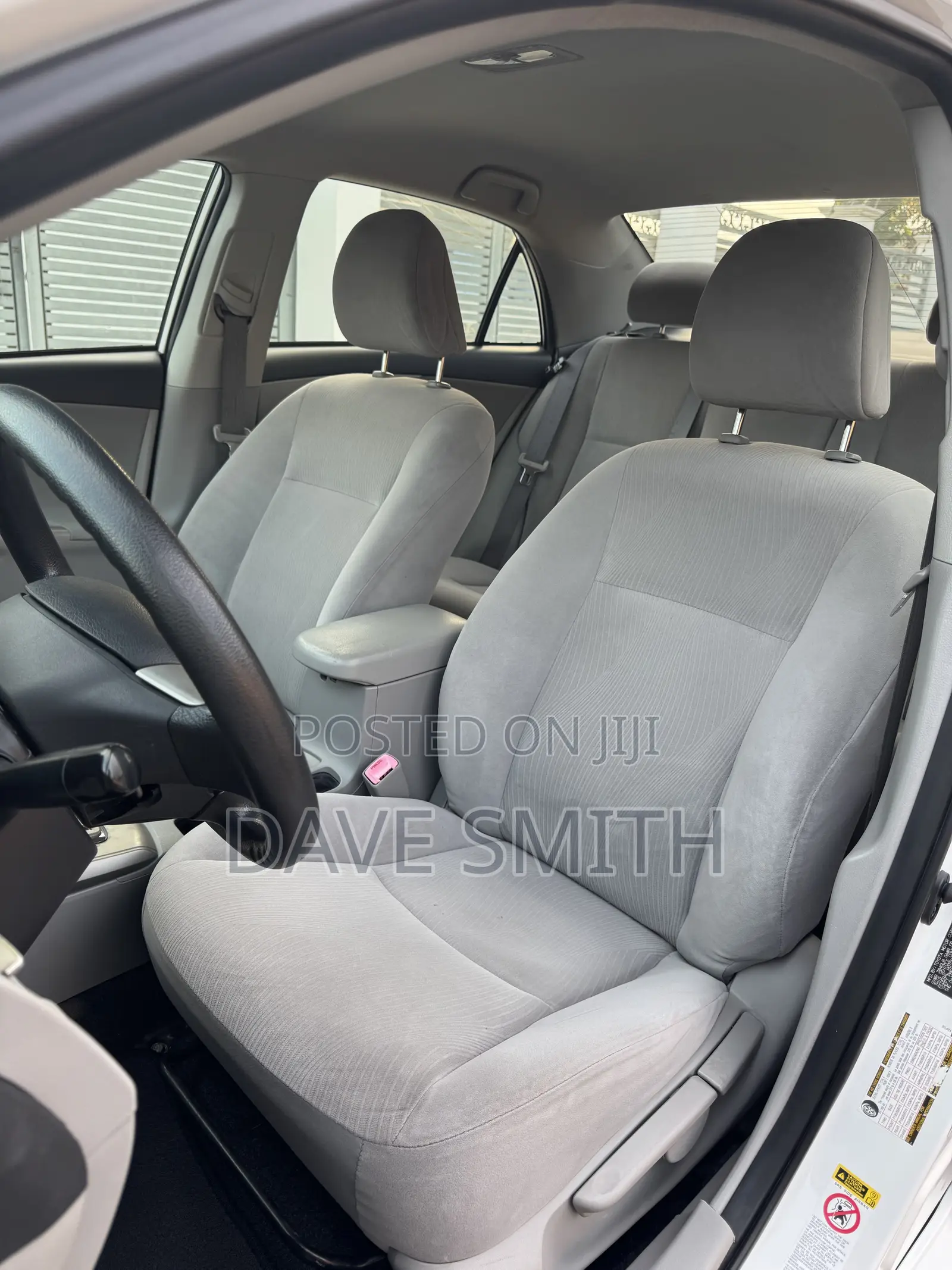 Toyota Corolla LE 4dr Sedan (1.8L 4cyl 4A) 2011 White
