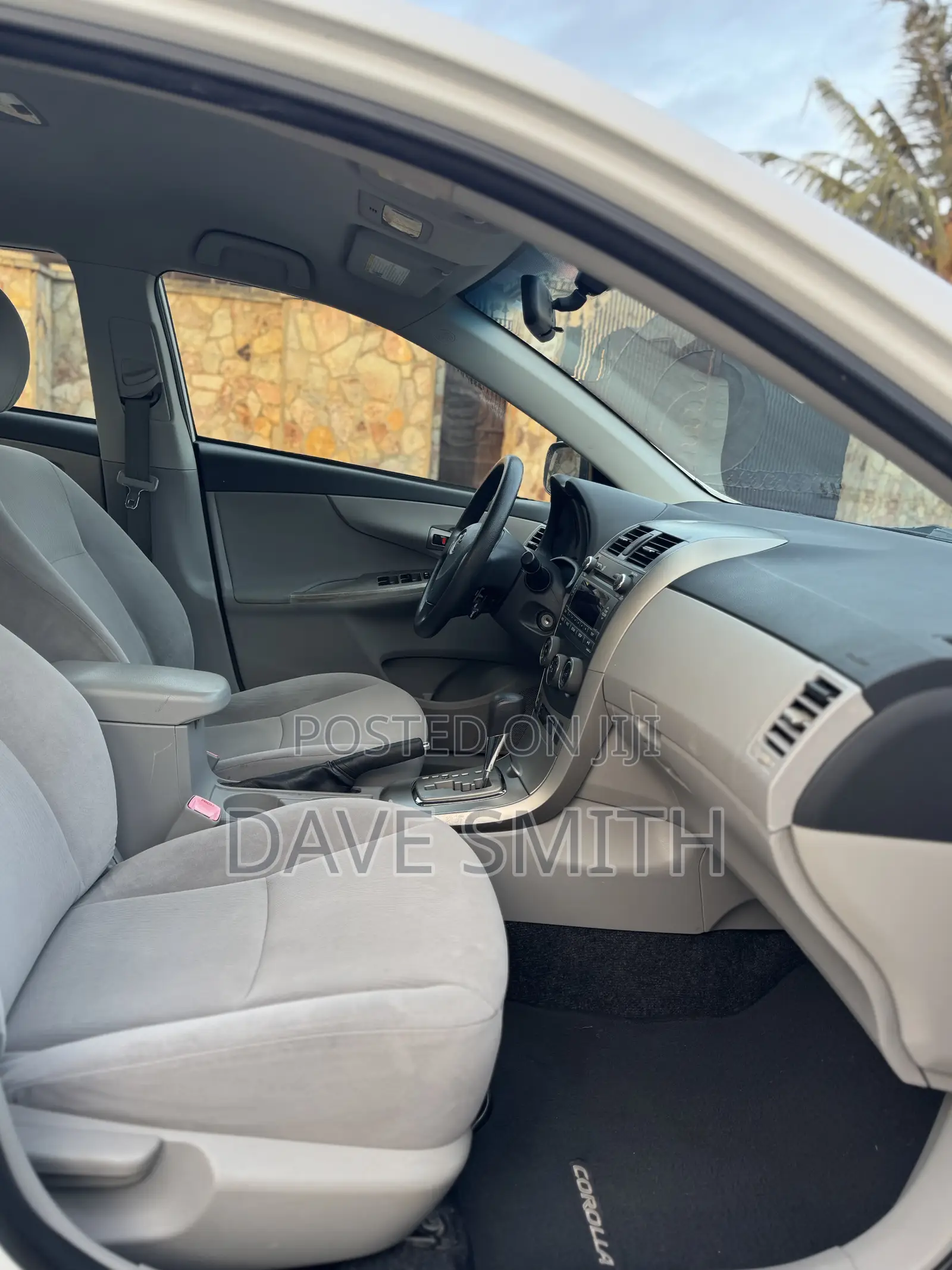Toyota Corolla LE 4dr Sedan (1.8L 4cyl 4A) 2011 White