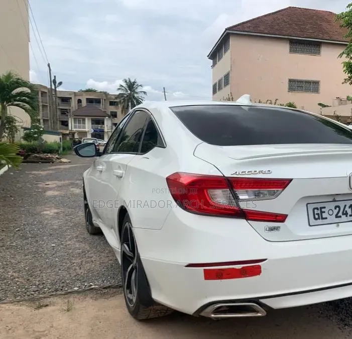 Honda Accord 2018 White