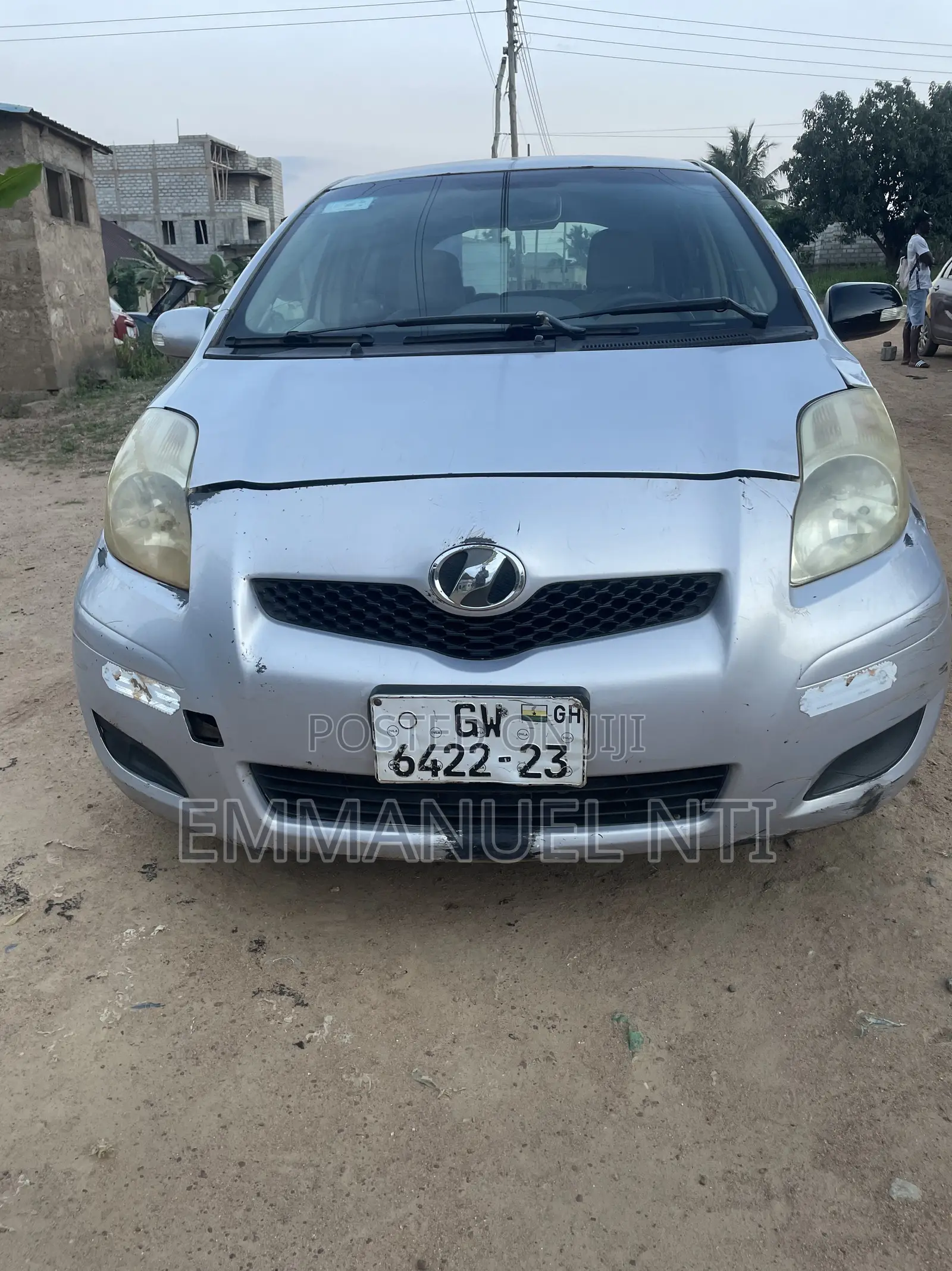 Toyota Vitz 2010 Silver