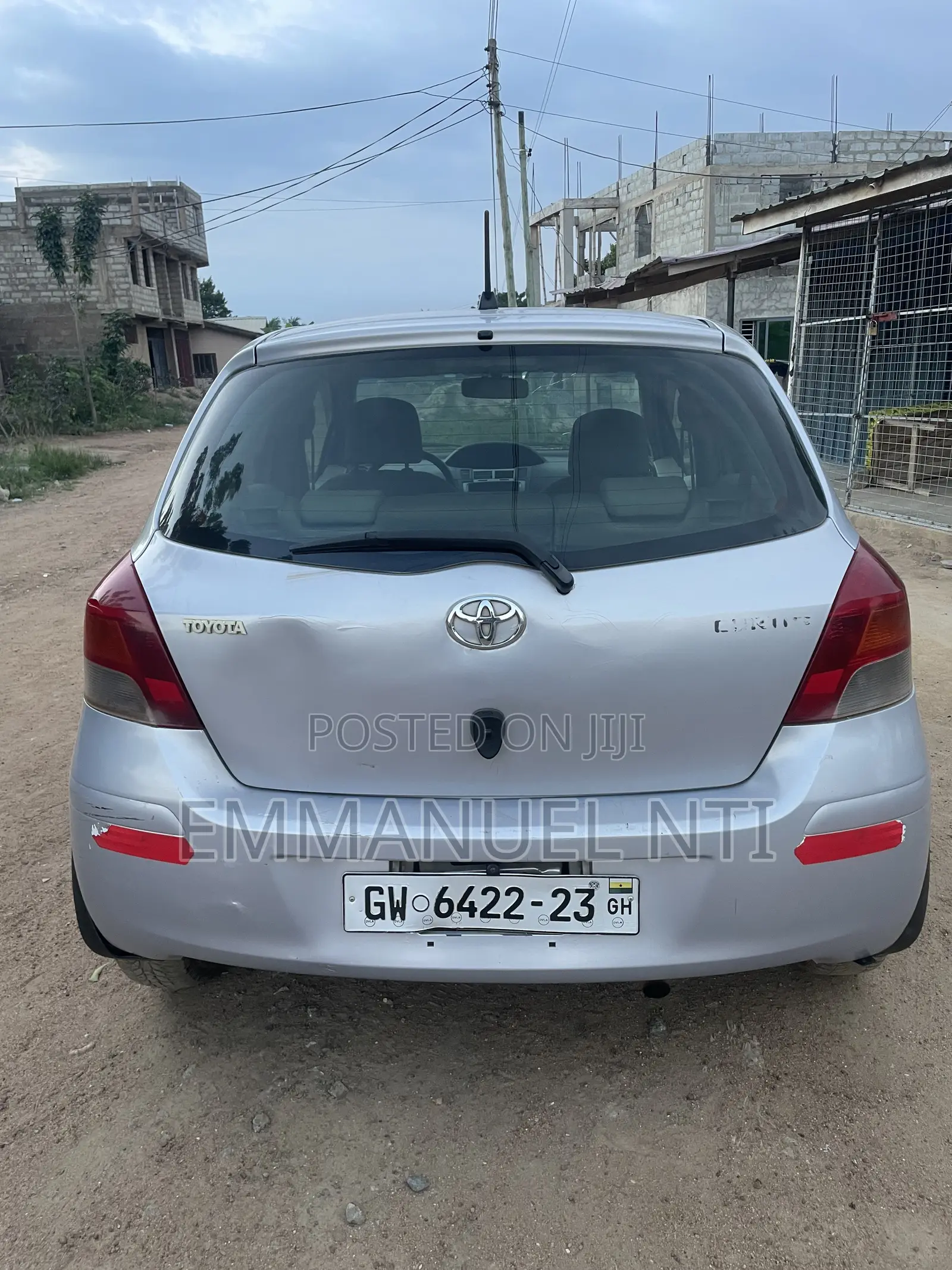 Toyota Vitz 2010 Silver