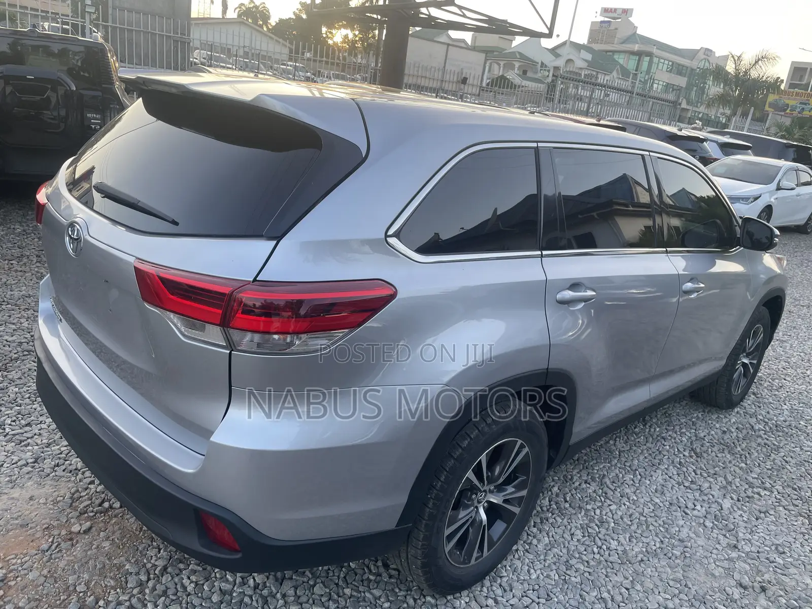 Toyota Highlander LE 2019 Silver