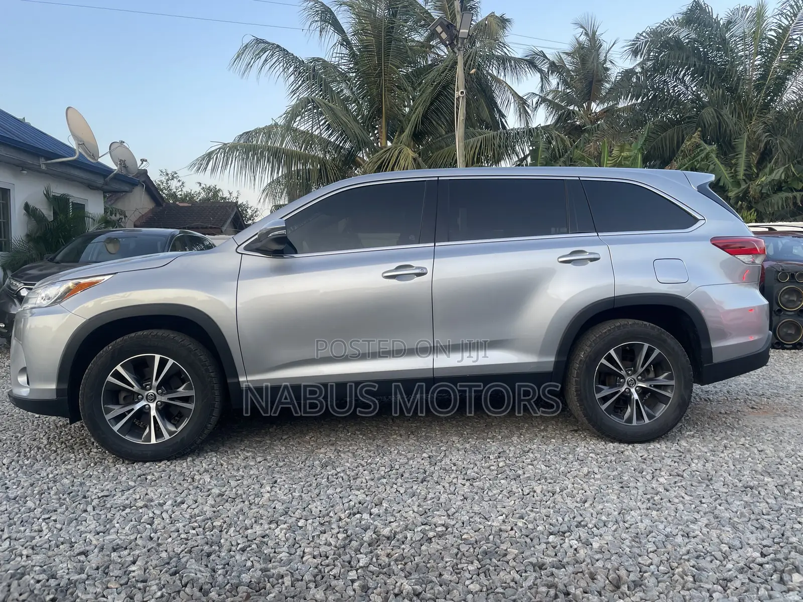 Toyota Highlander LE 2019 Silver
