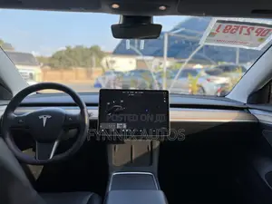 Tesla Model 3 Standard Range RWD 2023 Black