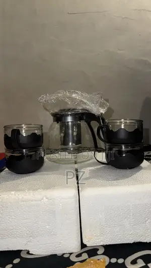 Teapot Plus 4 Lotus Cups