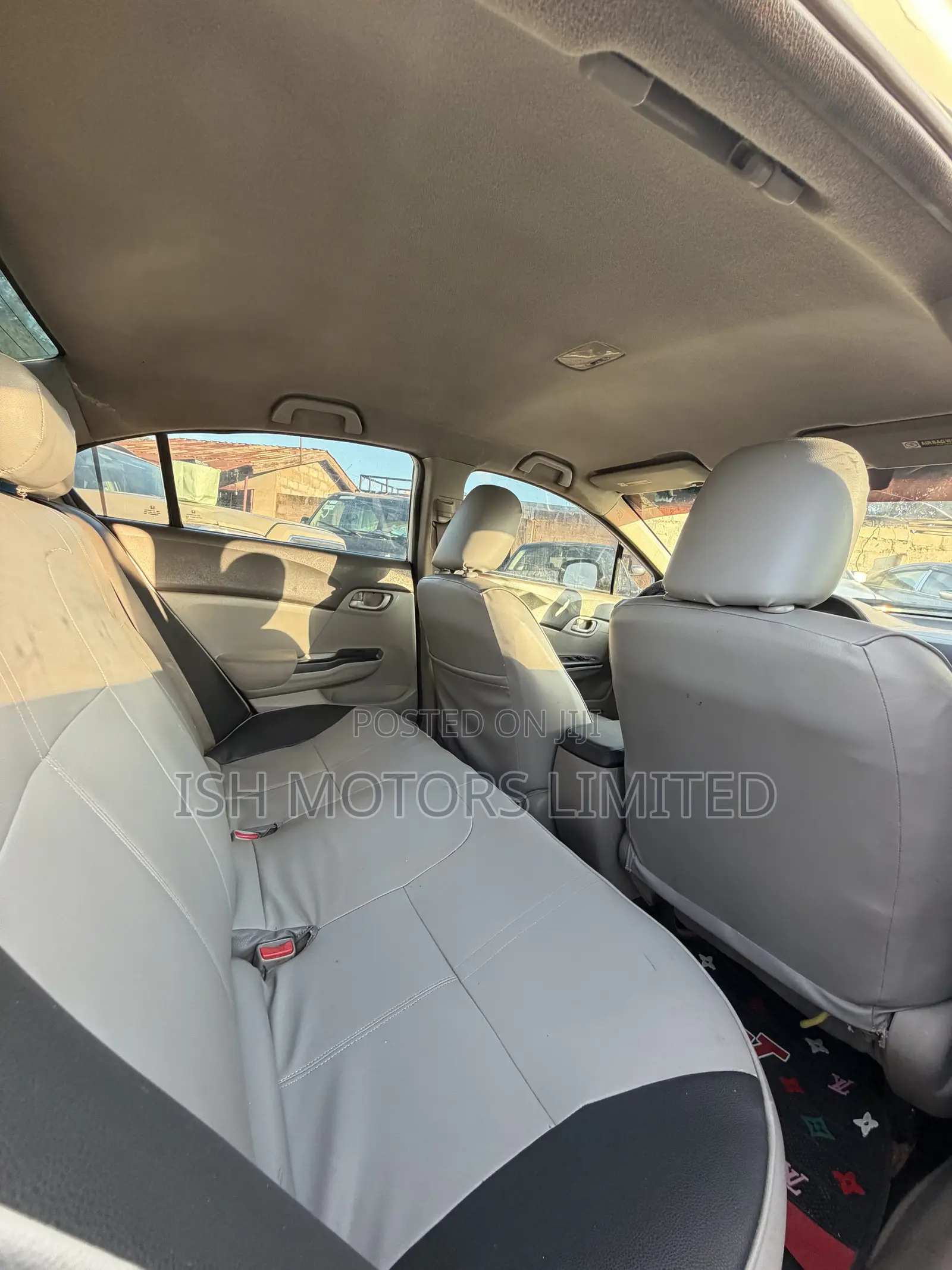 Honda Civic LX 4dr Sedan (1.8L 4cyl CVT) 2014 White