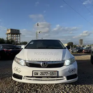 Honda Civic LX 4dr Sedan (1.8L 4cyl CVT) 2014 White