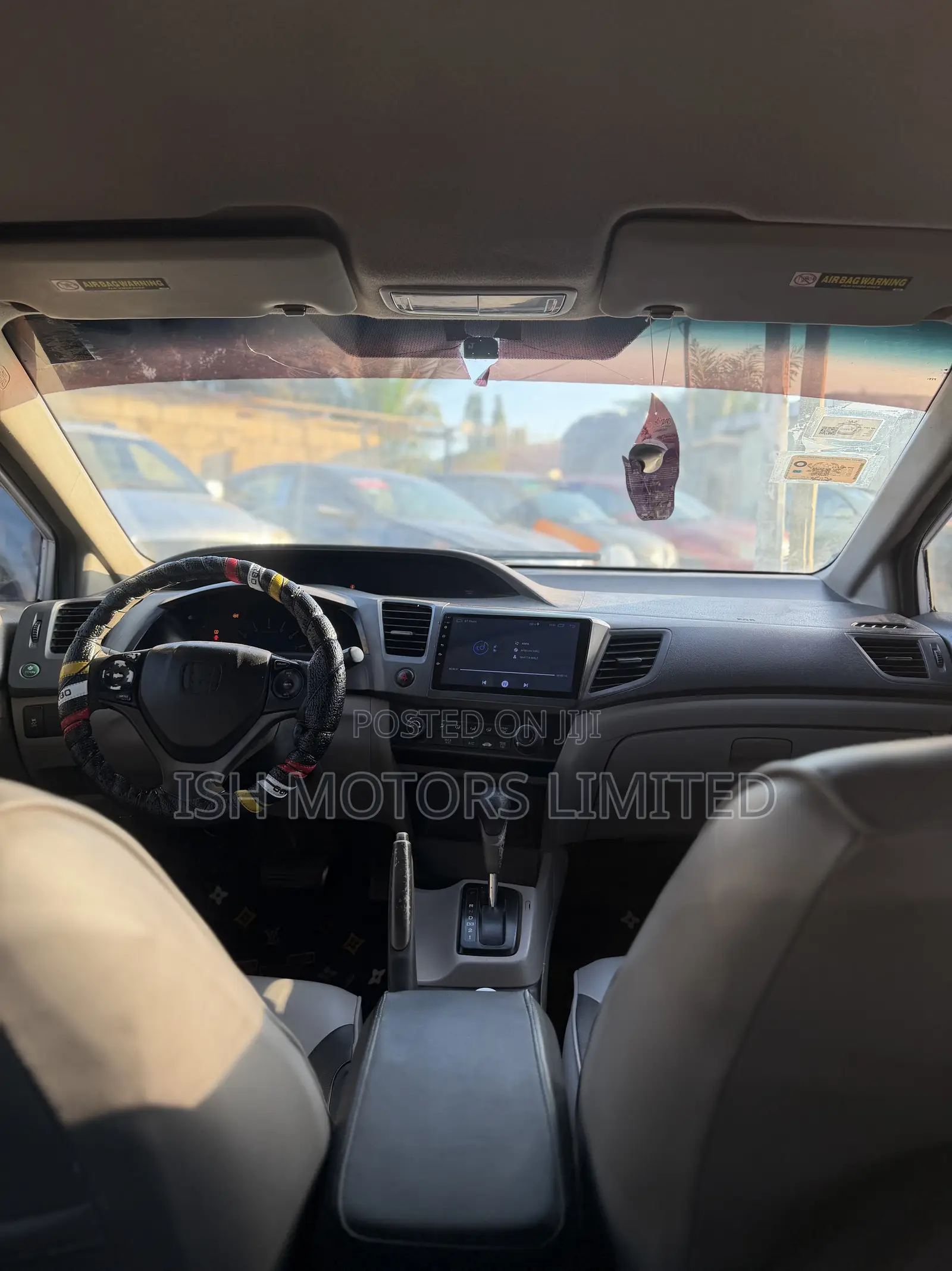 Honda Civic LX 4dr Sedan (1.8L 4cyl CVT) 2014 White