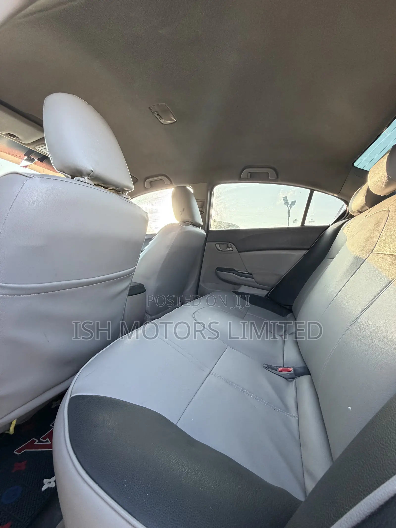 Honda Civic LX 4dr Sedan (1.8L 4cyl CVT) 2014 White