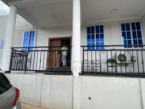 4bdrm House in Akuapim North for sale