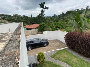 4bdrm House in Akuapim North for sale