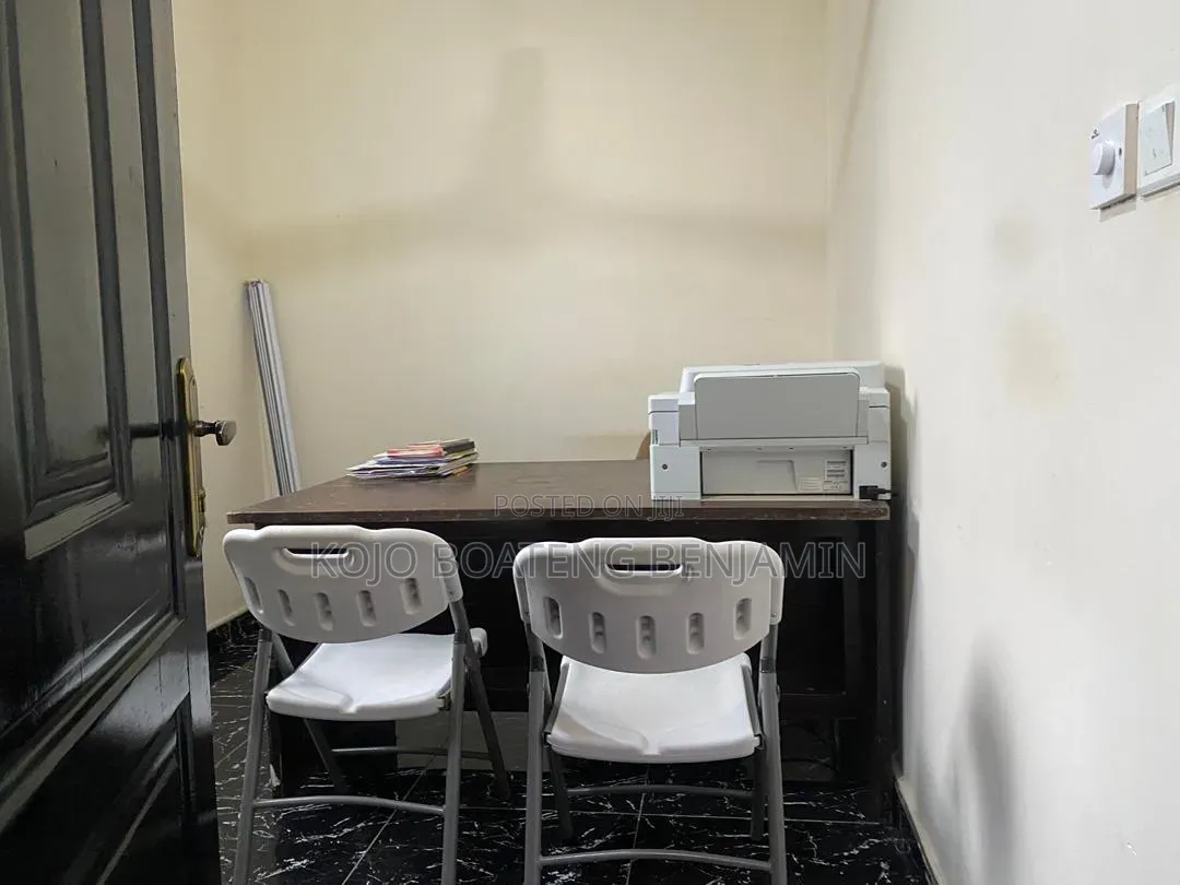 4bdrm House in Akuapim North for sale