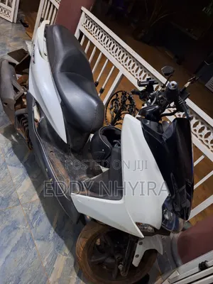 Yamaha Majesty 2010 Black