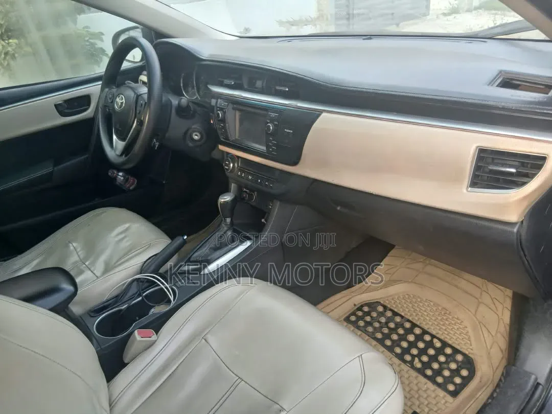 Toyota Corolla 2015 Black