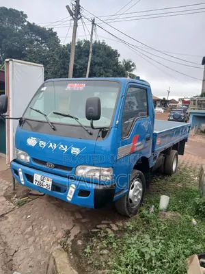 Strong and Neat Bongo Frontier With JT Engine