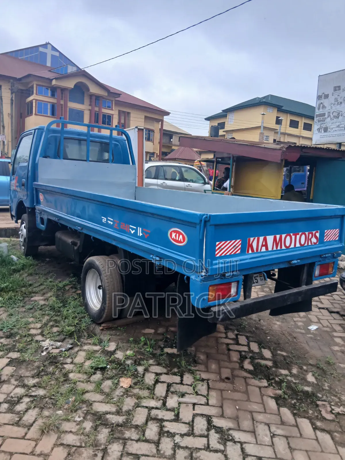 Strong and Neat Bongo Frontier With JT Engine