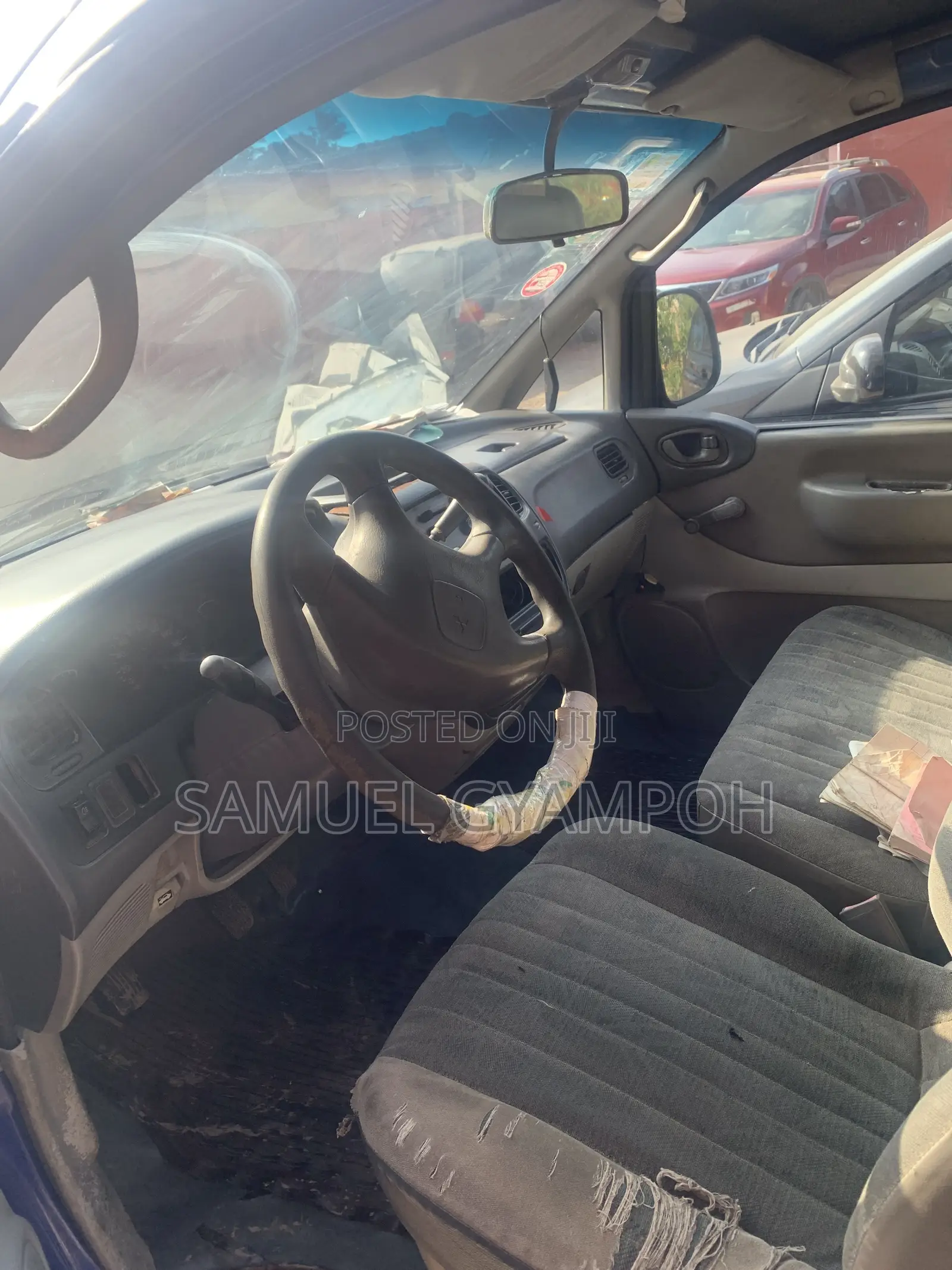 Mitsubishi L300 2002 Blue