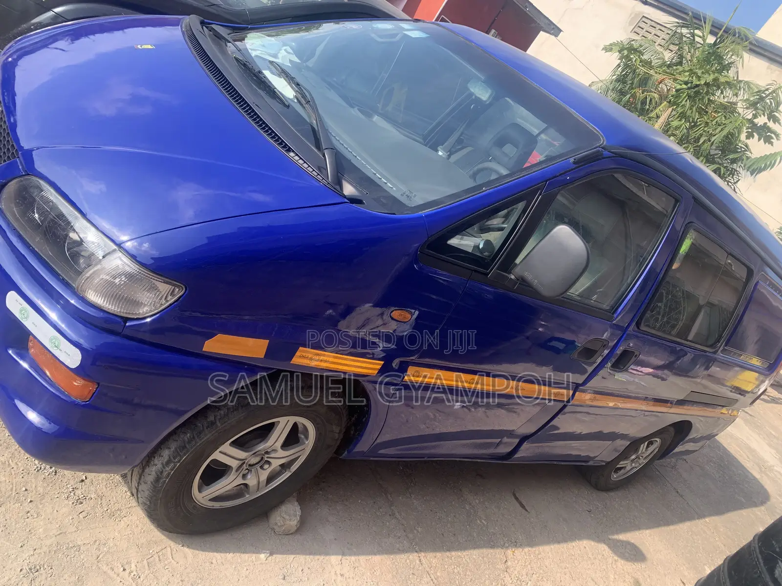 Mitsubishi L300 2002 Blue
