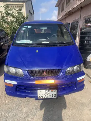 Mitsubishi L300 2002 Blue